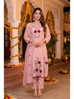 WOOMN - Festive Pink Chanderi Embroidered Kurta Pant Set With Scalloped Dupatta
