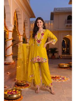 WOOMN - Festive Yellow Chanderi Embroidered Kurta & Pant with Dupatta