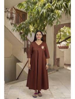 Sunehra Gota - Owl Brooch Brown Maxi Dress