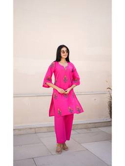 Gulabo Jaipur - Fuchsia Flared Sleeve Flower Boota Cotton Kurta With Pant