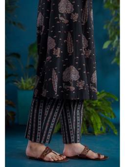The Indian Ethnic Co. - Prita Black Stripes Ajrakh Cotton Pant
