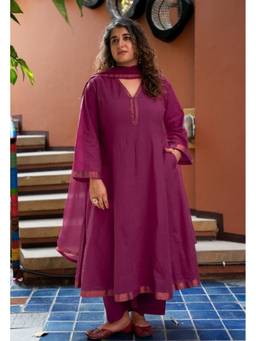 The Indian Ethnic Co. - Kalika Magenta Pink Mangalgiri Cotton Kali Kurta