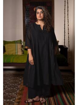The Indian Ethnic Co. - Nyra Black Mangalgiri Cotton Jhabbha Kali Kurta