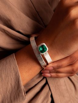 Neeta Boochra - 925 Sterling Silver Green Onyx Gemstone Cuff