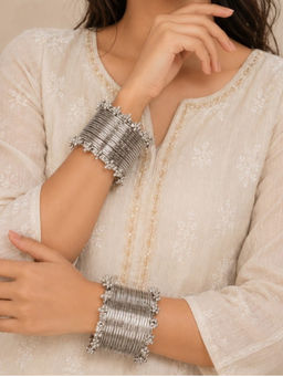 OOMPH - Silver Ghungroo Kashmiri Bangle (2.6) (Pack of 40)