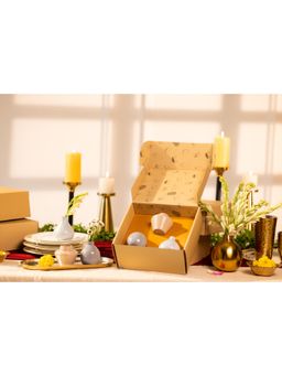 Kaniry Artise of Novelty - Decor Mini Vases (Set Of 3)