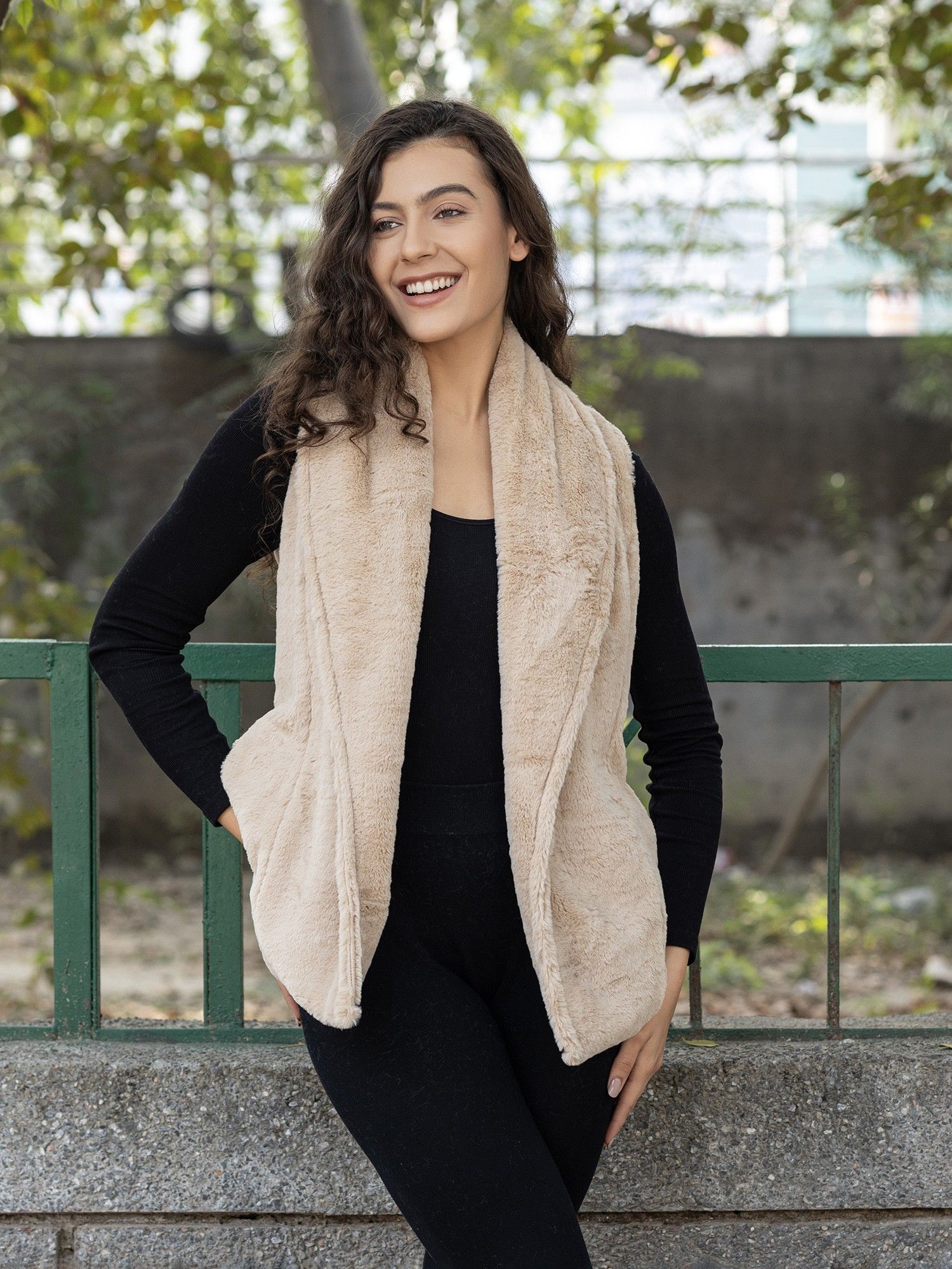 Beige Sleeveless Fur Shrug-picture-20