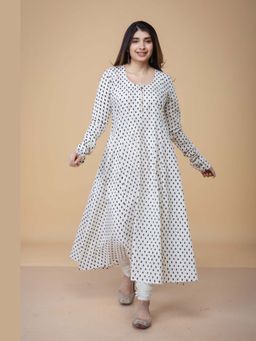 The Indian Ethnic Co. - Akrita White Fakira Mul Kali Kurta