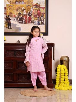 Evaraah - Girls Pink Floral Chanderi Kurta and Salwar with Dupatta