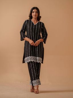 Gahan - Black Embroidered V-Neck Pure Cotton Tunic with Palazzo