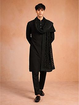 Vastramay - Men Black Solid Viscose Kurta with Pyjama & Thread Work Dupatta