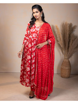 Vinya - Red Floral Kurta Set (Set of 3)