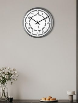 Spaces Unhooked - Premium Silent Sweep Designer Wall Clock Silver Round Bedroom & Living Room