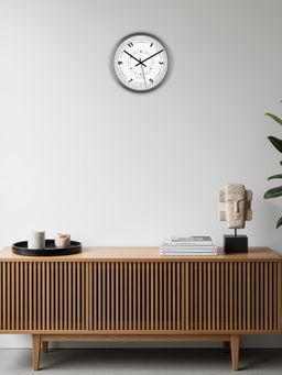 Spaces Unhooked - Concentric Ring Radar Silent Sweep Noiseless Wall Clock Silver