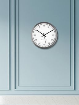 Spaces Unhooked - Military Zero-Prefix Dash Marker Silent Sweep Noiseless Wall Clock Silver