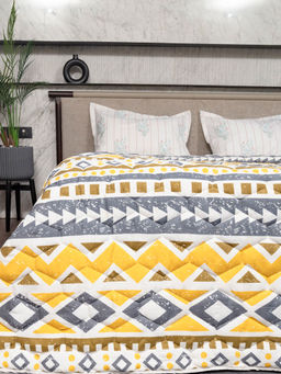 Urban Space - Comforters For Double Bed 200 Gsm Reversible Printed Ac Blanket Yellow (Queen)