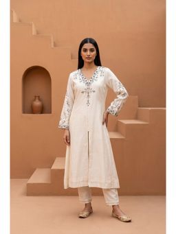 Folksong - Off White Embroidered Cotton Silk Straight Kurta