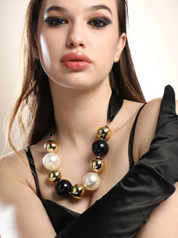 Sohi - Women The Majeste Block Collar Necklace - Onyx Black and Pearl White