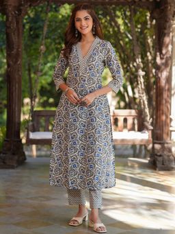 Janasya - Women Blue Floral Kurta with Pant (Set of 2)
