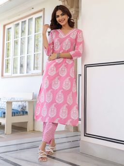 Janasya - Women Pink Printed Kurta with Pant (Set of 2)