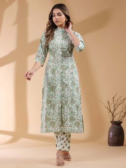 Janasya - Women Green Floral Kurta with Pant (Set of 2)