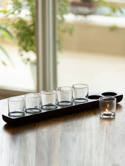 ExclusiveLane - Linear Flames Tea Light Holder Centrepiece In Mango Wood & Glass