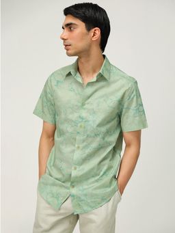 Andamen - Regular Fit Men Green Print Cotton Twill Half Sleeve Shirt