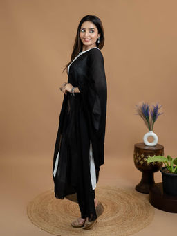 Hella Fashions - Black Cotton Solid Dupatta