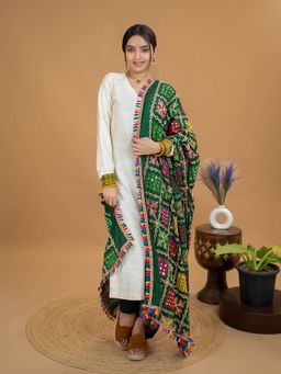 Hella Fashions - Green Cotton Embroidered Dupatta