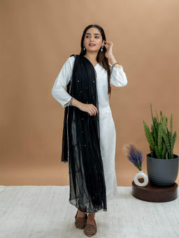 Hella Fashions - Black Chiffon Embroidered Dupatta