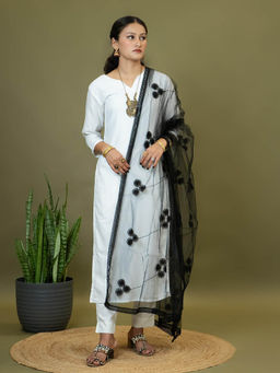 Hella Fashions - Black Net Floral Dupatta