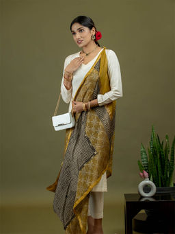 Ushvii - Chhavi Mustard Ajrakh Dupatta