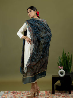 Ushvii - Neerja Indigo Ajrakh Dupatta