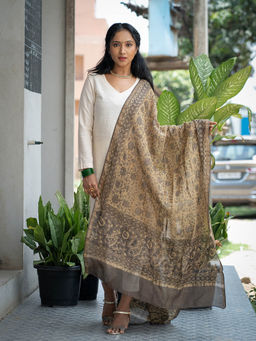 Ushvii - Neerja Beige Ajrakh Dupatta
