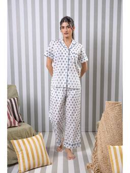 RATAN JAIPUR - White Floral Printed Cotton Night Suit