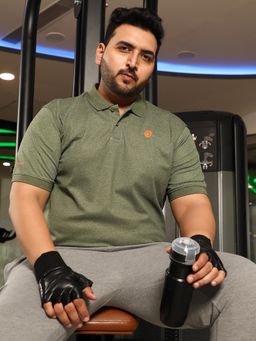 Instafab Plus - Men Olive Green Basic Activewear Polo T-Shirt