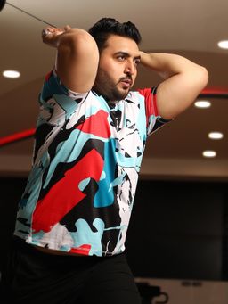 Instafab Plus - Men Powder Blue and Cream White Abstract Activewear T-Shirt