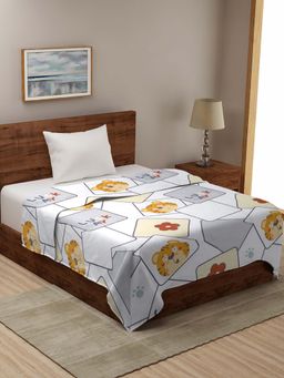 HOSTA HOMES - 210 Gsm Microfibre Filled Cartoon Geometric Reversible Comforter - White