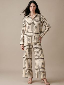 Outzidr - Off White Printed Casual Co-Ord Set