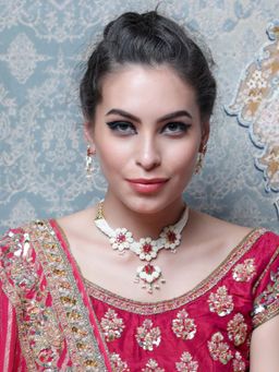 Odette - Pearly Flowers Necklace (Set of 2)