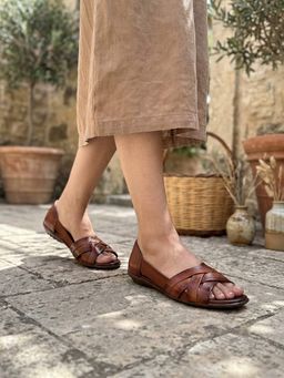 SHOE BEE - Leather Flat Sandals Brown