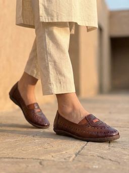 SHOE BEE - Brown Leather Flat Ballerina