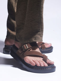Monkstory - Cosmopolitan Cross Strap Toe Ring Chunky Sandals - Dark Tan