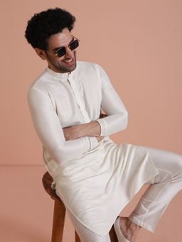 KISAH - Men White Woven Kurta