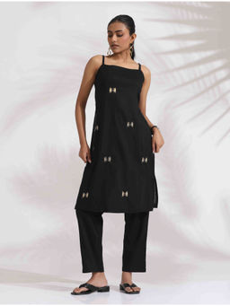 trueBrowns - Black Cotton Embroidered Straight Kurta with Pant (Set of 2)