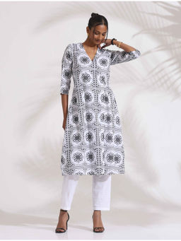 trueBrowns - White Cotton Print Kurta with Pant (Set of 2)