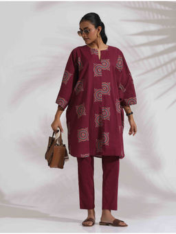 trueBrowns - Purple Cotton Print Kurta with Pant (Set of 2)