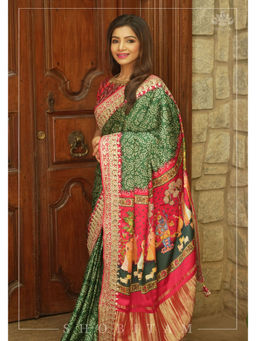 Shobitam - Green Bandhni Pichwai Print Gajji Silk Saree with Unstitched Blouse