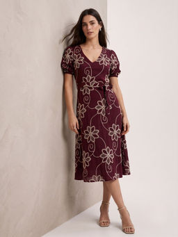 Outzidr - Wine Fit And Flare Midi Embroidered V Neck Dress With Belt