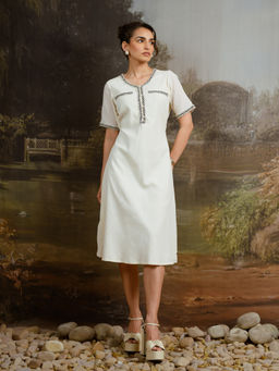 Contemponari - Ivory Lace Detailed Dress